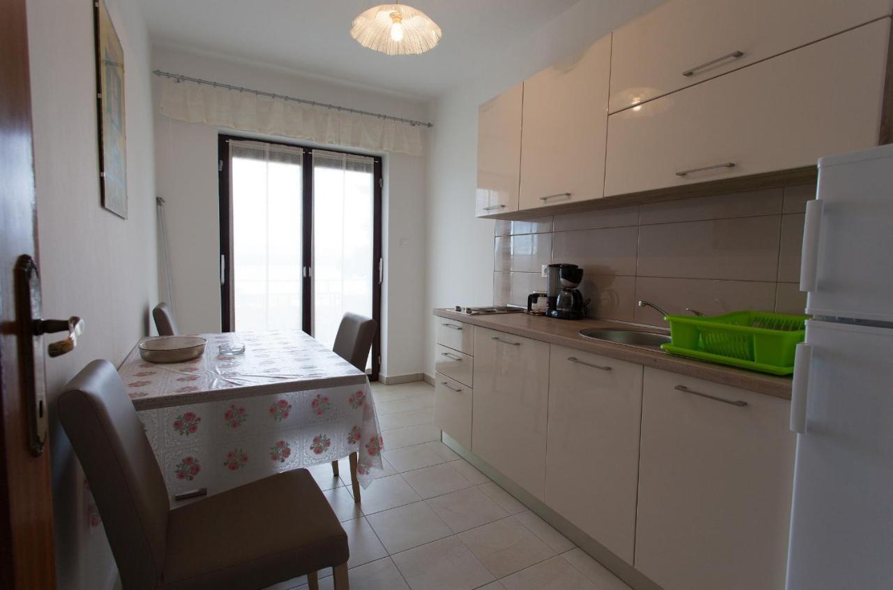 Apartments Ljerka Malinska Luaran gambar