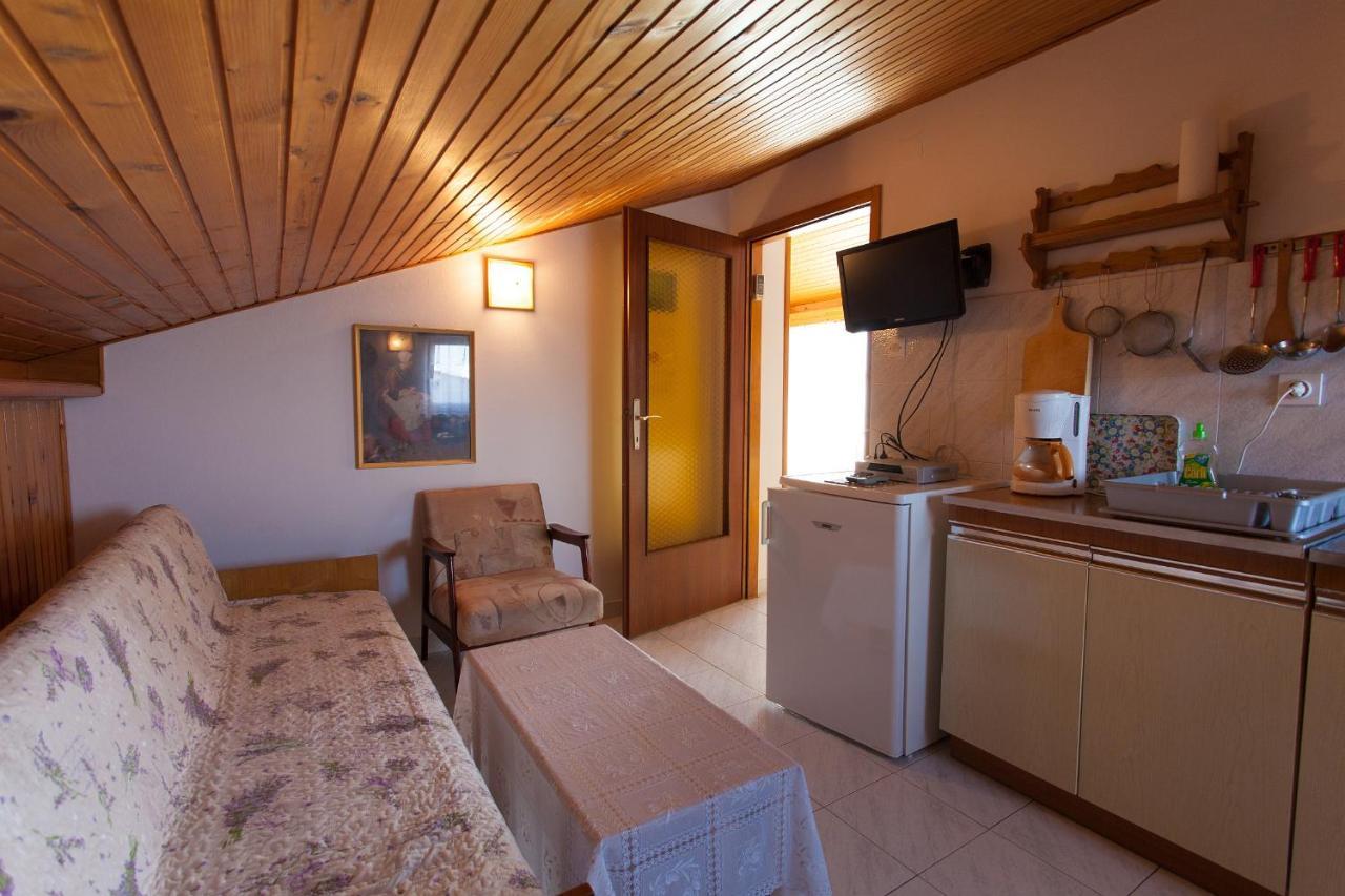 Apartments Ljerka Malinska Luaran gambar