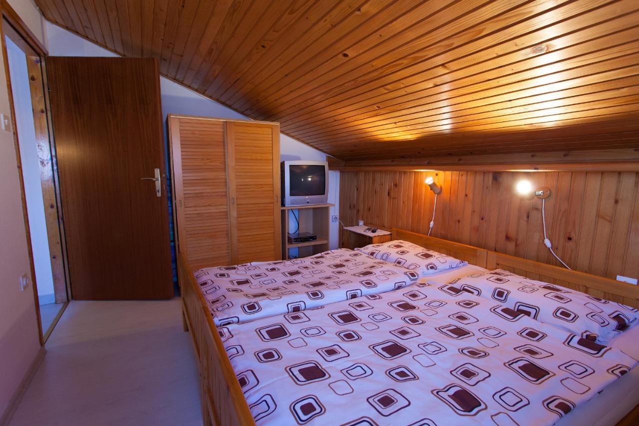 Apartments Ljerka Malinska Luaran gambar